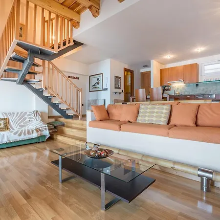 Zenith Apartment